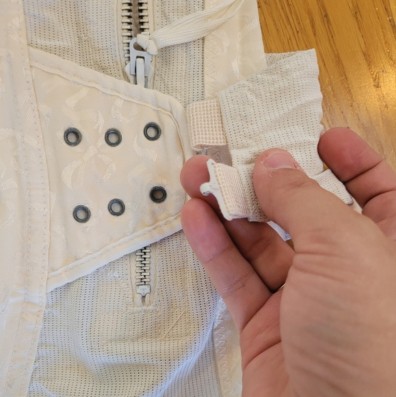 CAMP Vintage 1940s/1950s corset - Picture 8 of 13